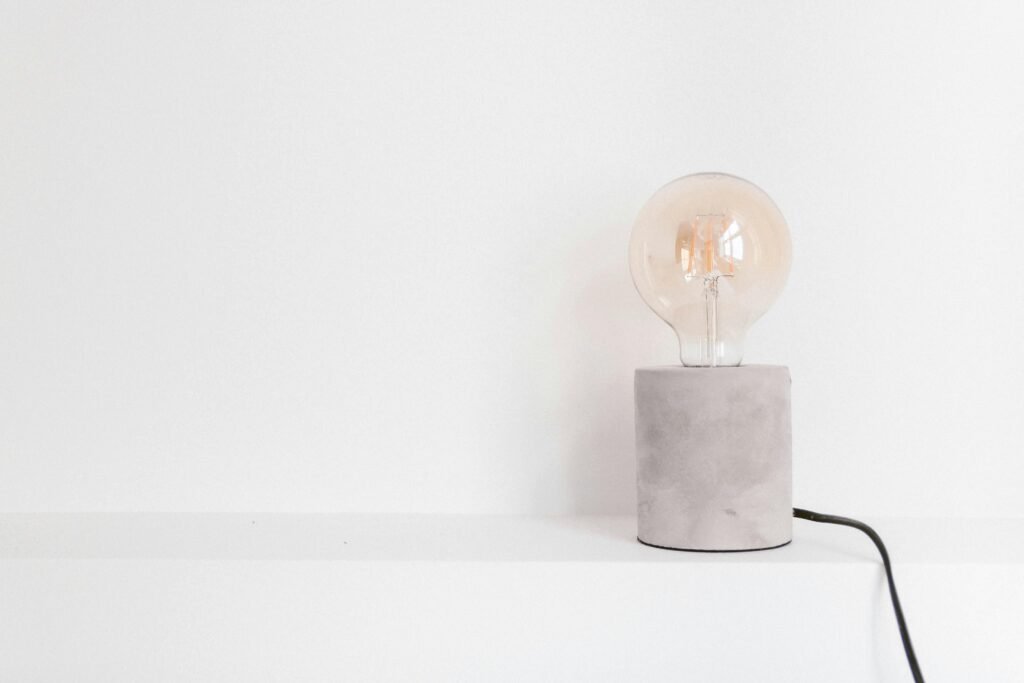 Lumière sur une idée neuve, symbole d'innovation durable chez H&B Materials